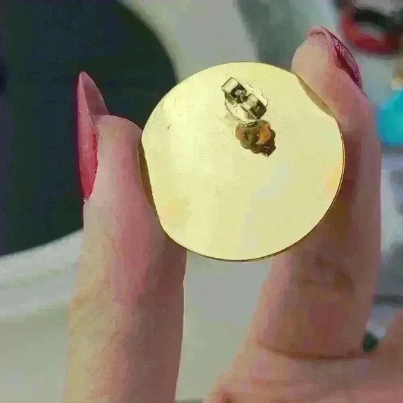 Vintage Avon 1980s earrings Gold-toned with white - Picture 9 of 12